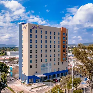 Inn Sleep Guadalajara Galerias, Ciudad Granja